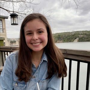 Meet your Posher, Leah